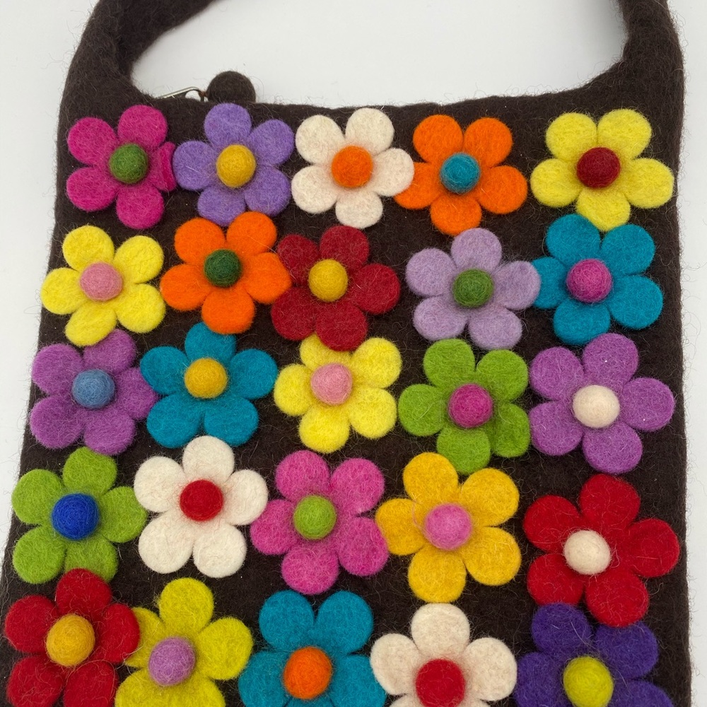 NEW BNB HANDMADE IN NEPAL 100% WOOL FLORAL BAG
